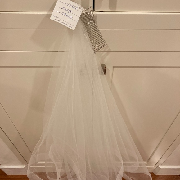 Bel Aire Bridal V7388 veil - NWT - Picture 2 of 4